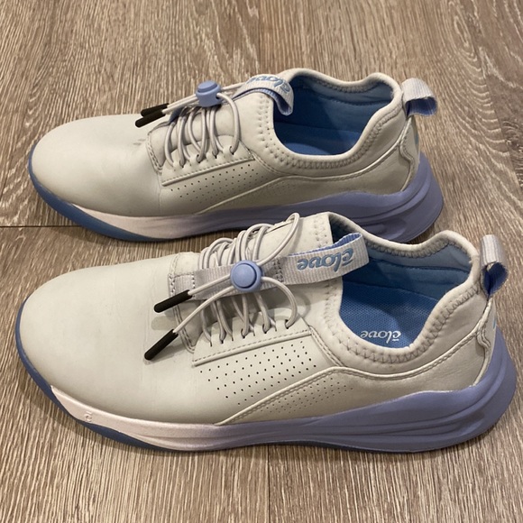 Clove shoes designed for healthcare workers - Picture 5 of 7